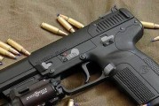 《生化危机7》手枪武器使用技巧详解（揭秘手枪的潜力与限制）