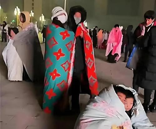 地下城地震衣服的正确穿戴方法是什么？地震衣服有哪些特殊属性？